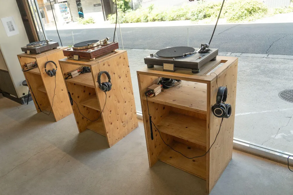 SKWAT/twelvebooks的店內