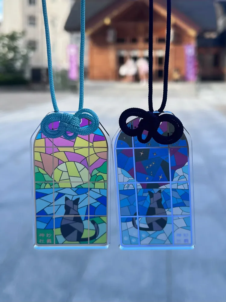 左：黎明守／右：静謐守