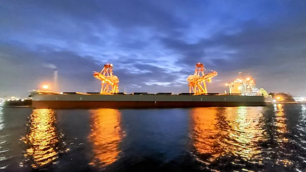 千葉港工場地帯の夜景