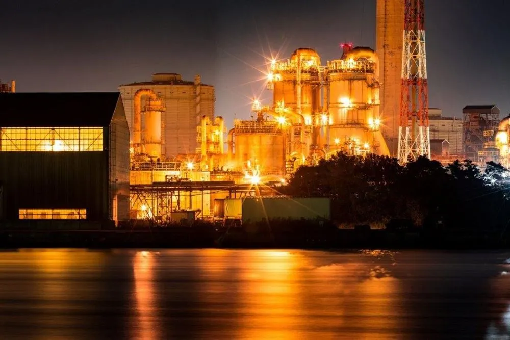 千葉港の工場地帯の夜景